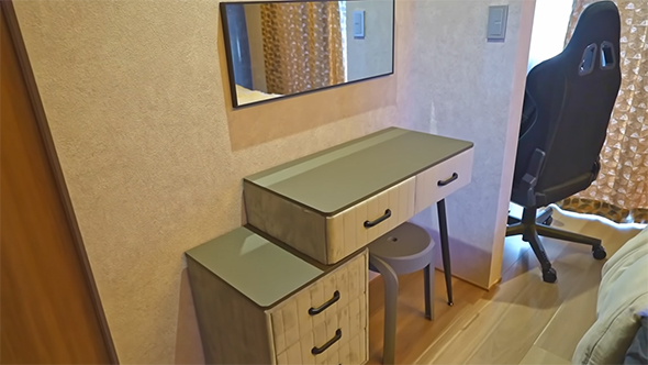 完成したドレッサー