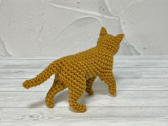 歩く 猫 あみぐるみ かぎ針編み 造形 リアル