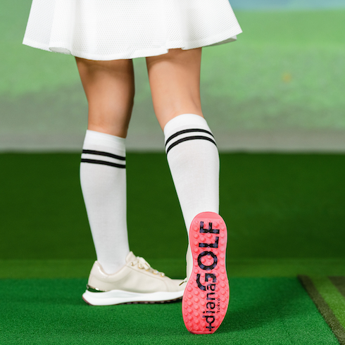 アウトソールにロゴ