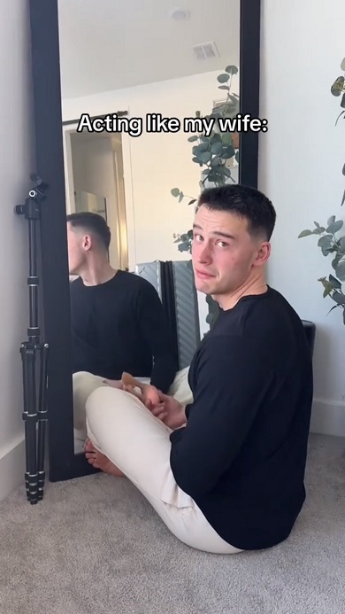 ものまねを本人の前で披露する夫と笑ってしまう妻