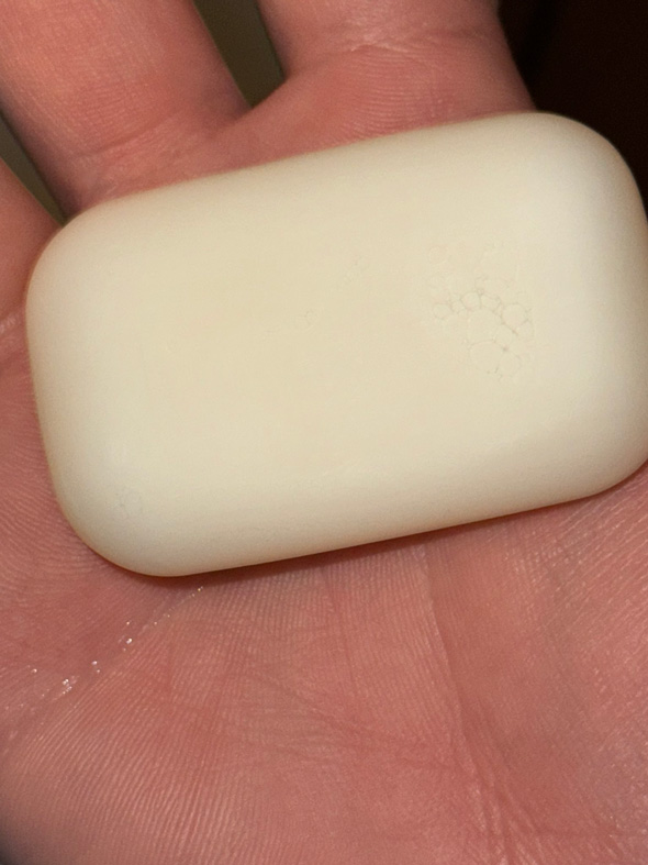 暗くて AirPods 間違え 石鹸 見間違え 大きさ 形 似てる