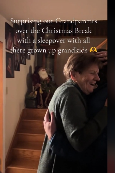 うれしそうな祖母