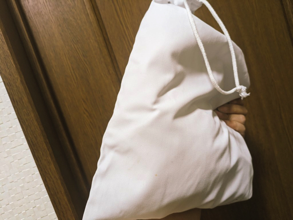 日曜日の深夜に娘から渡された白い袋