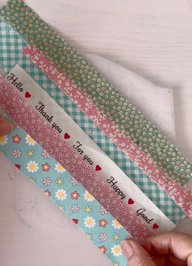 キルト芯にはぎれ布を並べます