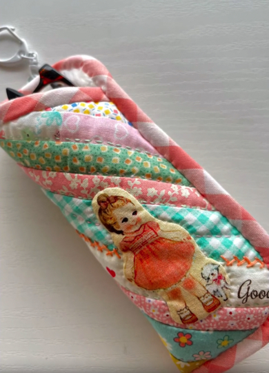 シンプルだけど便利なメガネケースが完成