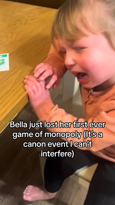 人生で初めてボードゲーム「モノポリー」に負けた娘の反応