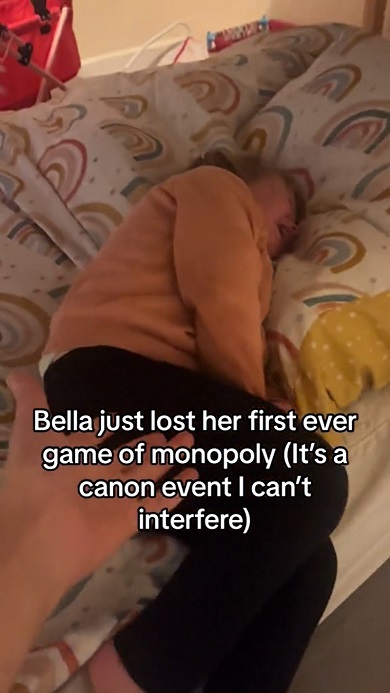 人生で初めてボードゲーム「モノポリー」に負けた娘の反応