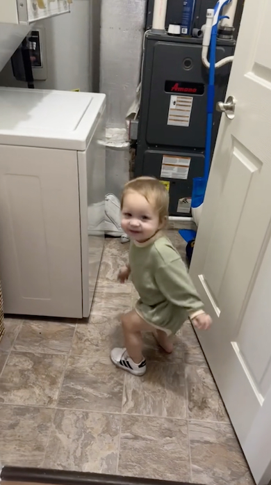 タテ乗りしながらママに笑顔