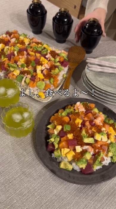 完成したちらしすしとお吸い物