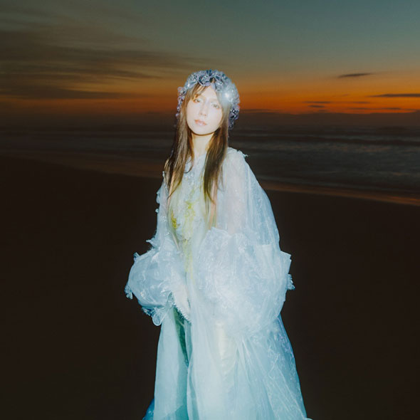 オリジナルアルバム「AURORA」（ヨミ：オーロラ）ビジュアル