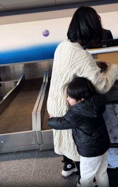 空港で孫とお別れ