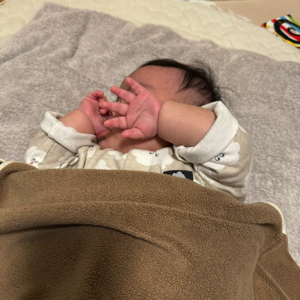 ちょっ、やめてください！