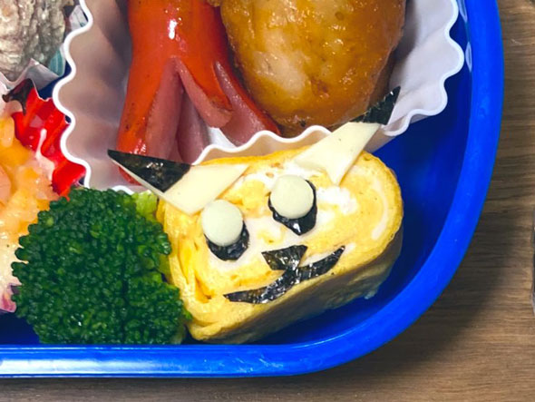不器用なパパが作ったキャラ弁・ピカチュウ
