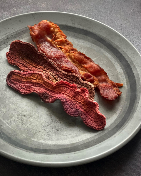 シズル感たっぷりの編みぐるみ