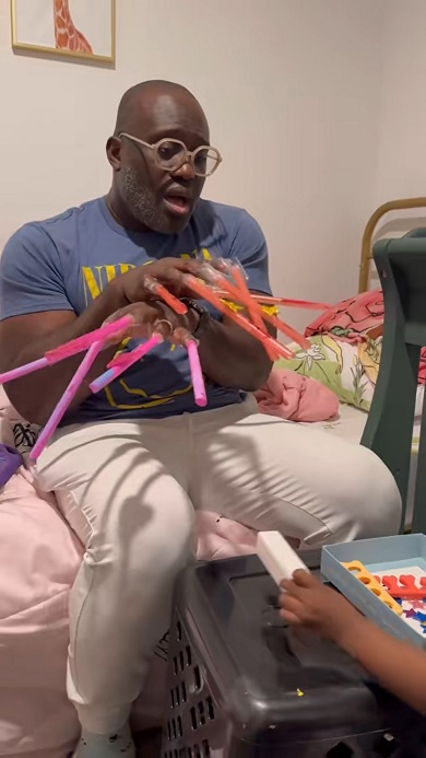 娘のネイルサロンで500ドルを要求され驚くパパ