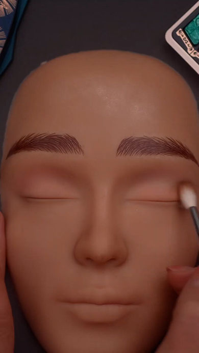 お面にメイク・メイク前