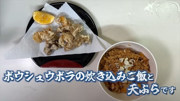 巻貝を集めて食べる