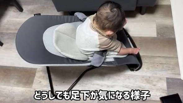 クッションが気になる赤ちゃん