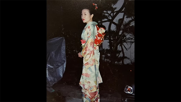 振り袖を着た写真横向き