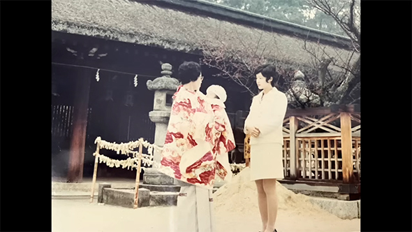 神社の前の写真