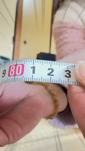 83cm離れるニャンコ