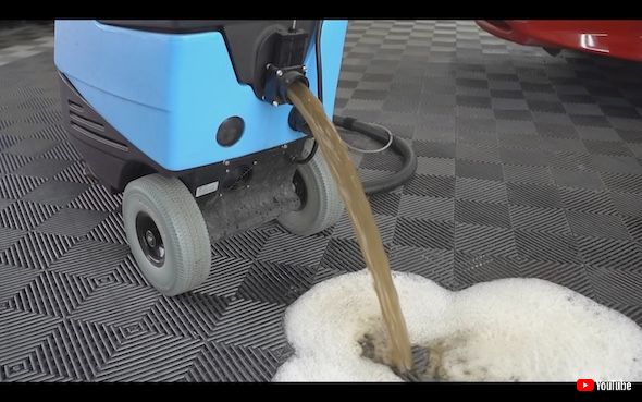 クルマ 洗車 シボレー