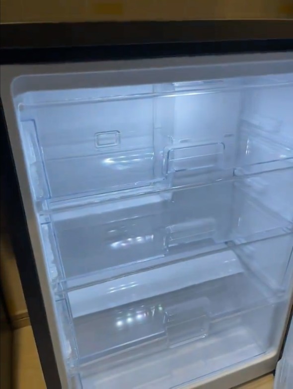 アイリスオーヤマ 奥行スリム冷凍庫