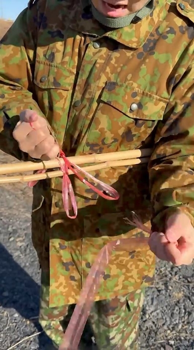 元自衛官の素手でテープ切る方法