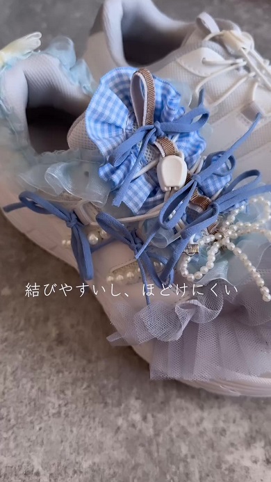 GUのスニーカーを100円ショップの材料でデコレーション