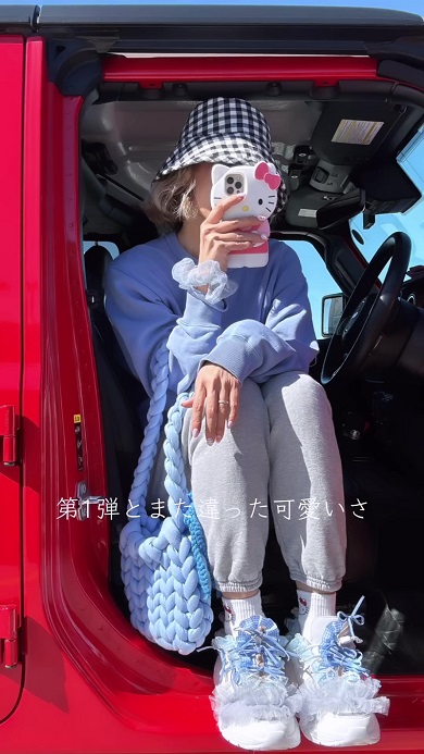 GUのスニーカーを100円ショップの材料でデコレーション