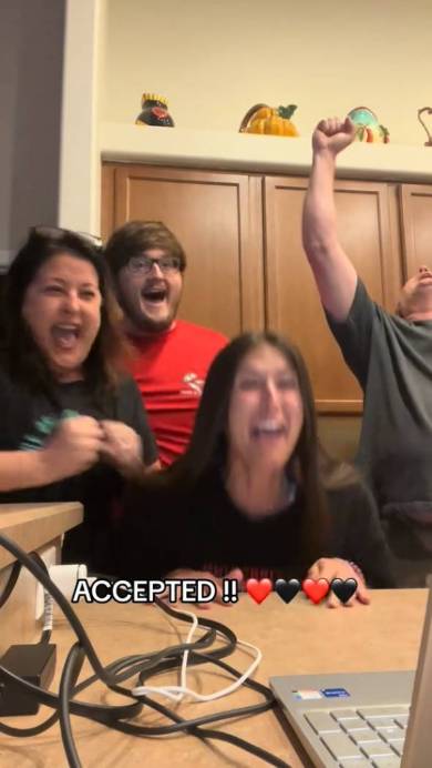 今度は合格通知をもらった女の子