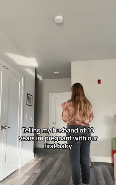 夫の帰りを待つ妻