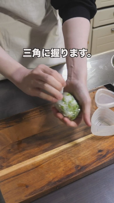 キャベツが具材のおにぎり調理工程