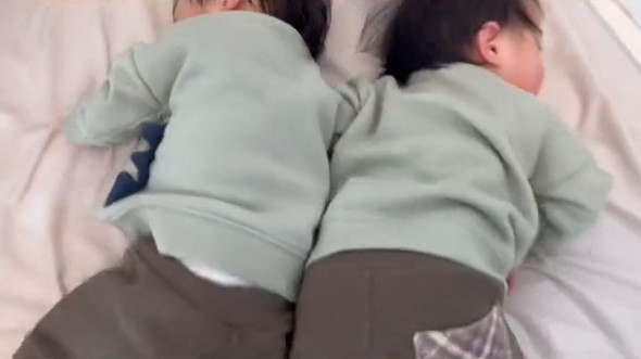 シンクロする双子