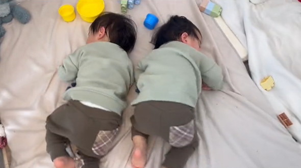 シンクロする双子