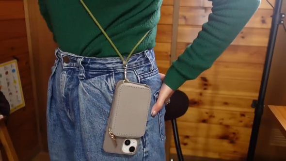 ダイソー スマホケース ストラップ