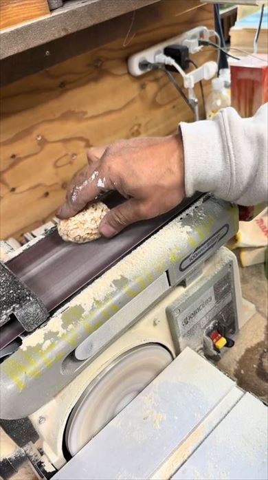 木で作ったお弁当