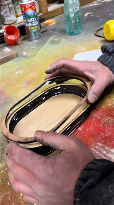 木で作ったお弁当