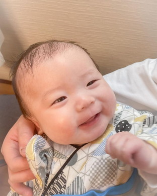 はかまを着た赤ちゃん