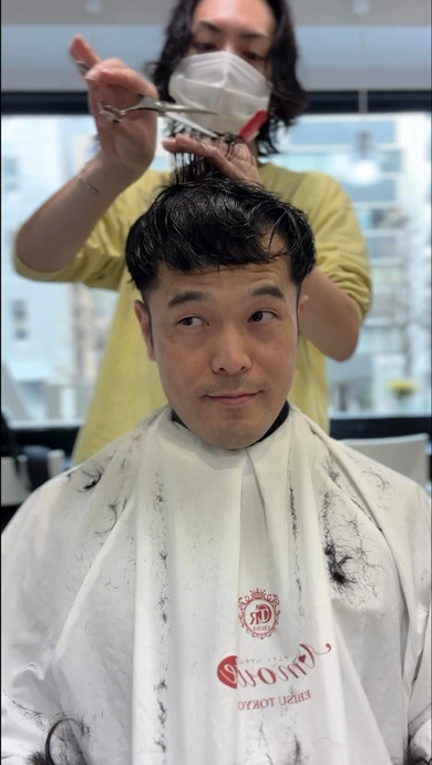 美容師 施術 ビフォーアフター 大変身 男性 イメチェン