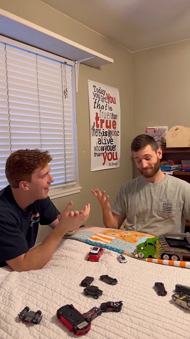 そのしたたかさに拍手する兄弟と得意げな弟