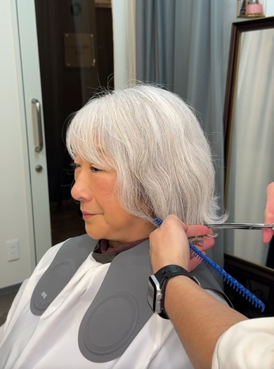 ハサミも使い整えていきます