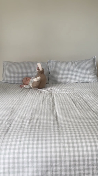 おすわりできない赤ちゃん