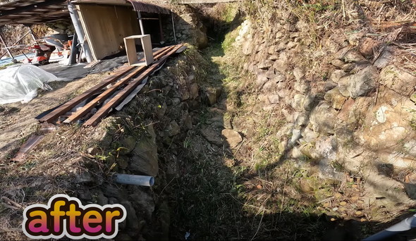 古民家の水路を掃除