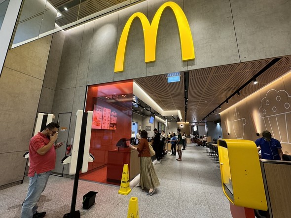 ドバイ マクドナルド