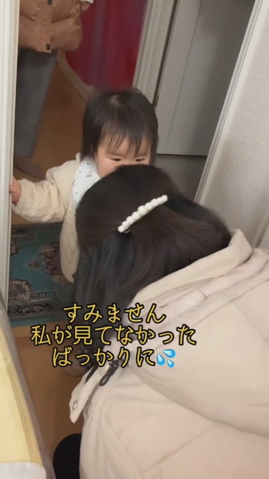 怒っている1歳の女の子