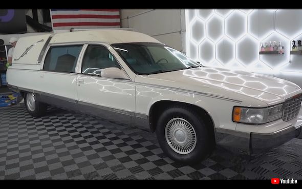 洗車 キャデラック 霊柩車