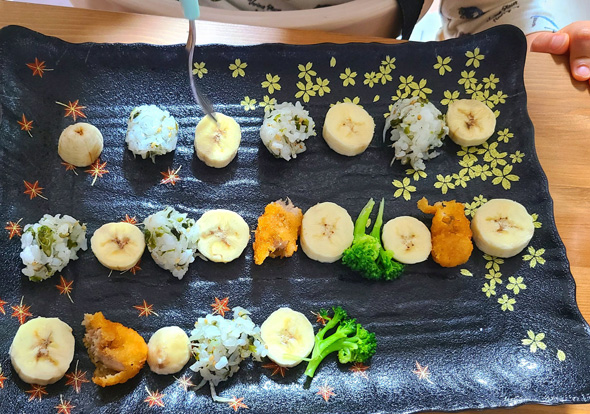 子ども 偏食 ご飯 食べさせる アイデア ご褒美 フルーツ 合間 甘いもの 順番