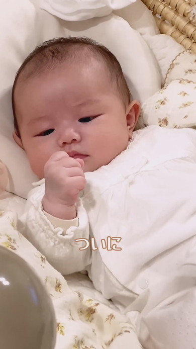 ハンドリガード中の赤ちゃん