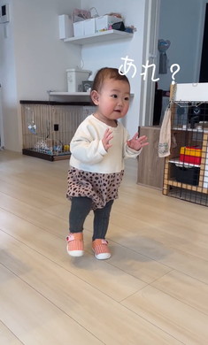 靴を履くと歩けない赤ちゃん